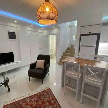 Ekin Villa, Oeluedeniz / / Tuerkiye フェティエ