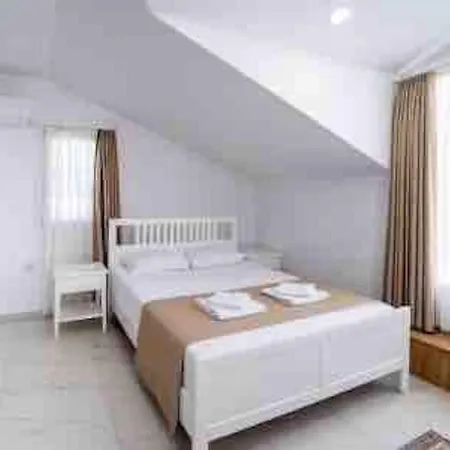 Ξενοδοχείο Ekin Villa, Oeluedeniz / / Tuerkiye